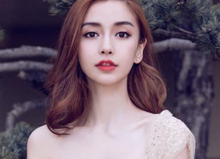 谁爆料的杨颖最新消息,揭秘明星私生活细节，网友热议不已