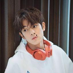 胡歌高考最新爆料照片,帅气学霸再现，高考加油！